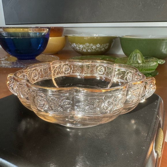 1950s Jeanette Glass Aztec Rose Two-Handled Candy Dish - Picture 4 of 6